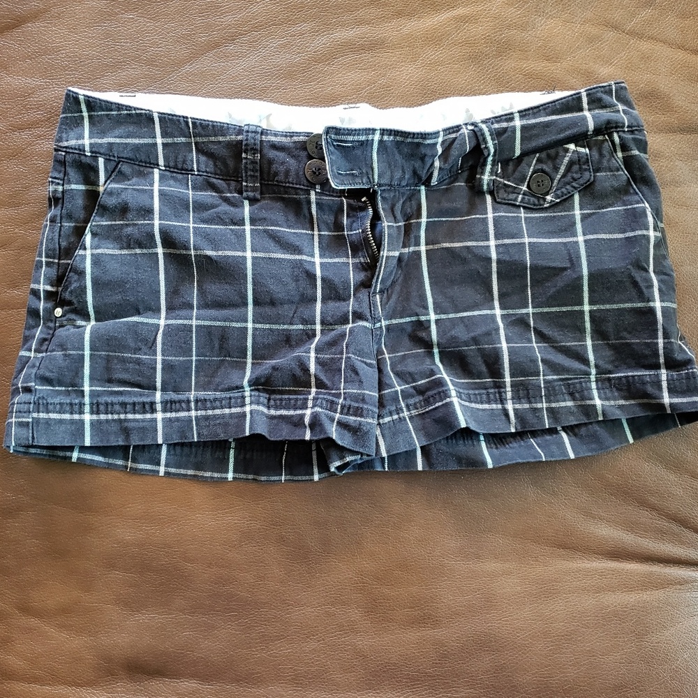 😍Hurley Black w/blue Stripes Shorts